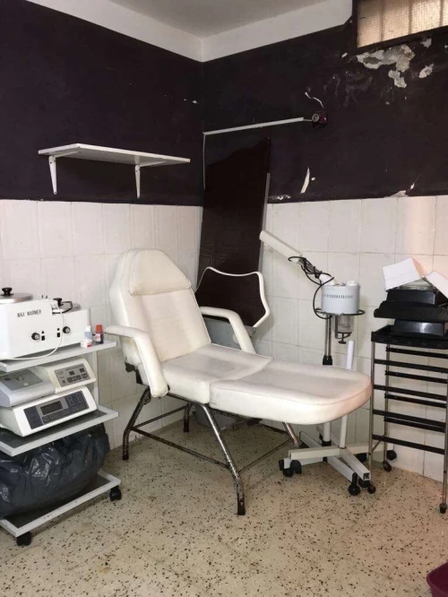 Vendre tout le matériel de coiffure et esthétique état comme neuf 