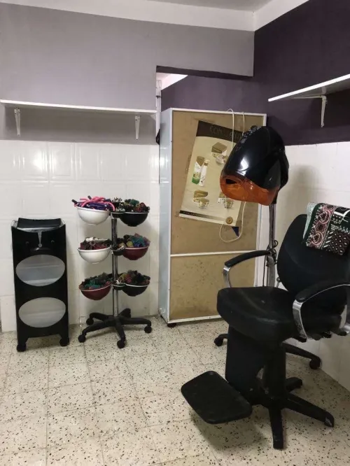 Vendre tout le matériel de coiffure et esthétique état comme neuf 