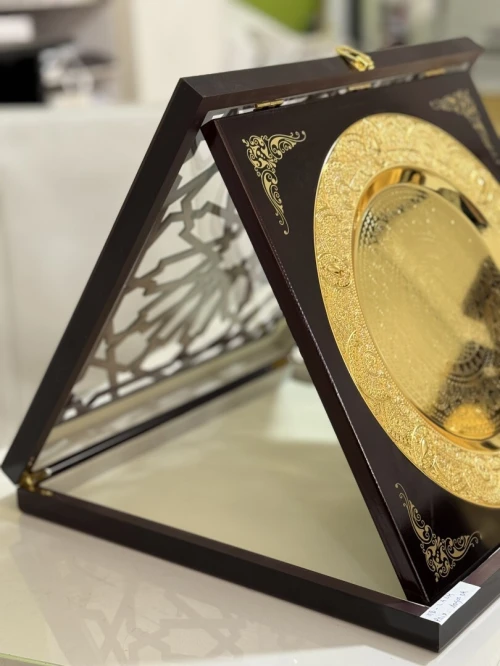 Coffret / Trophée en bois assiette pour VIP style arabesque