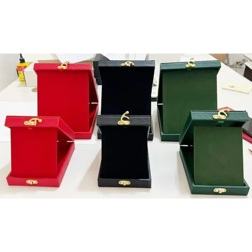 **NEW** Coffret pour Médaille / Trophée en simili-cuir grand é petit Model
