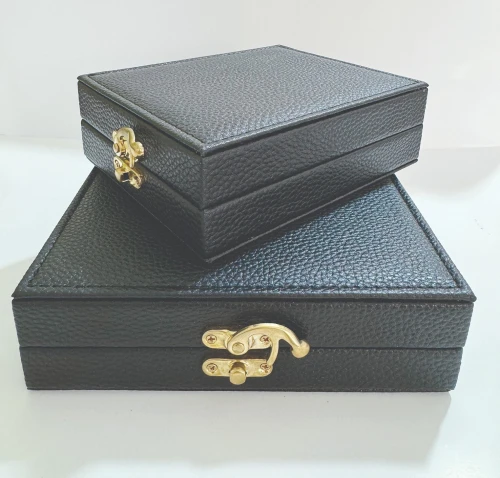 **NEW** Coffret pour Médaille / Trophée en simili-cuir grand é petit Model