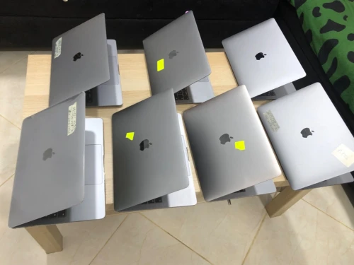 Mac book pro. 2017-18-19-20 Mac book Air 