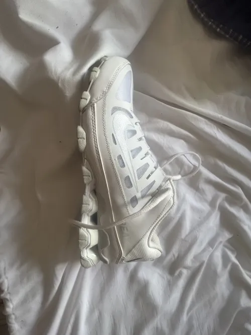 Reax White