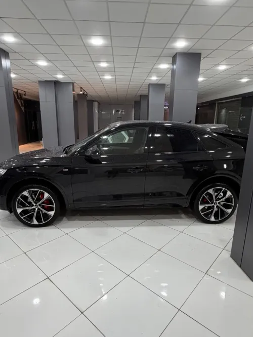 Audi Q5 2023 S Line intérieur extérieur