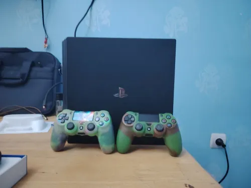 جهاز ps4 pro و ملحقاته