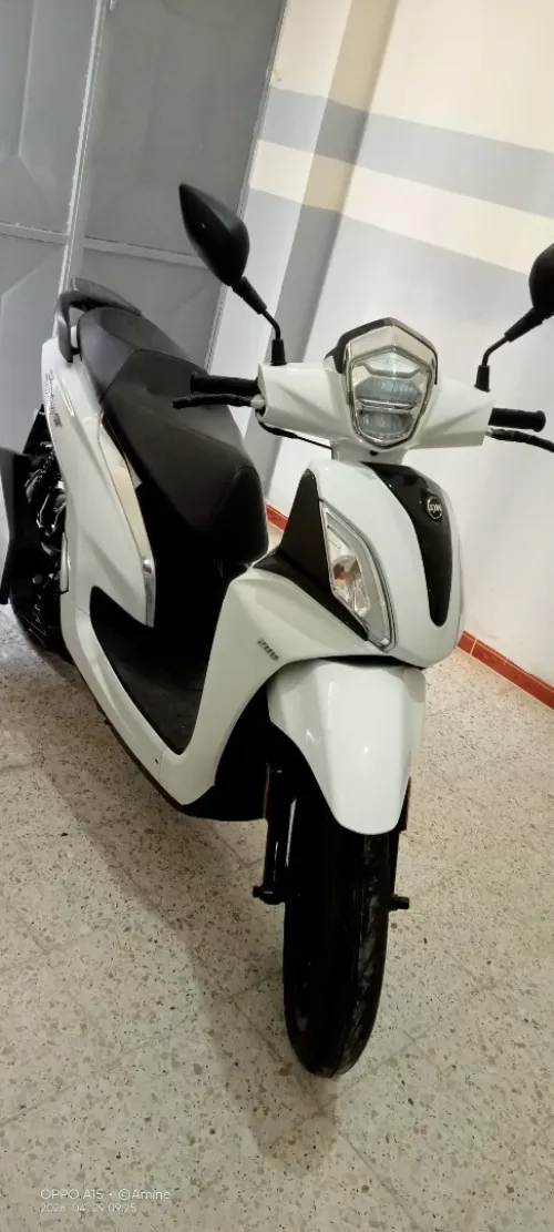 Sym St 200 2025