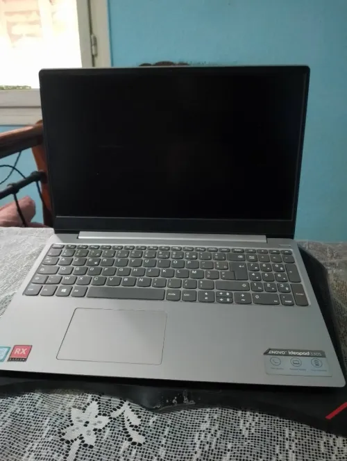 Lenovo ideapad 330s ram 20GB  i7 8550u 8th Gen disque 1TB-hdd-disque 512GB ssd/fih mosa3ada atoni soma
