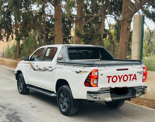 Toyota Revo  2024 Sr5 safi