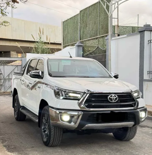 Toyota Revo  2024 Sr5 safi