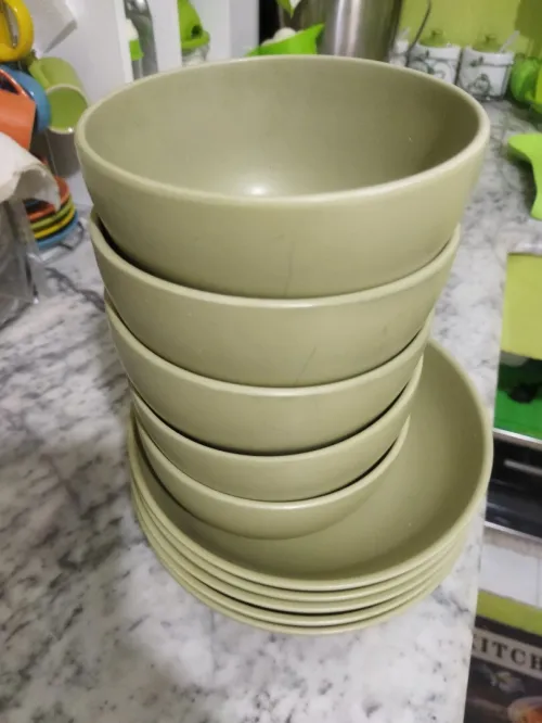 Lots de 18 pièces, assiettes et bo's