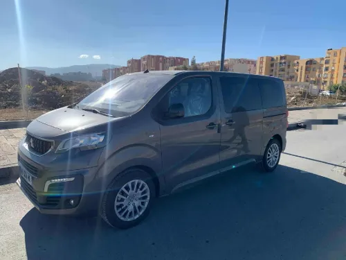 Peugeot Expert 2024 09 place