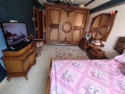 Chambre couchée à Égypte 
