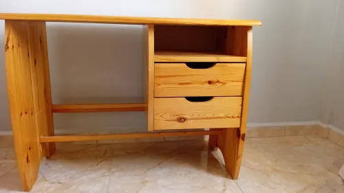 Bureau 1m20 sur 40cm en bois avec 3 tiroir  