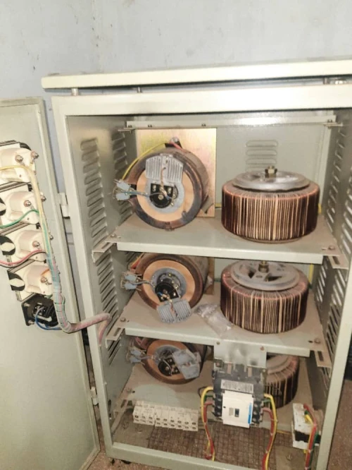 Régulateur de tension 380v *30kw marque sassin SVC