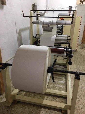Machine de fabrication des sachets en papier