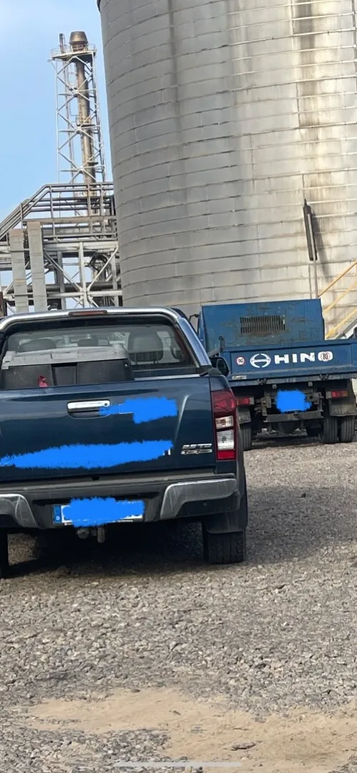 Location pick up et toute type de véhicule , engins, et camion 