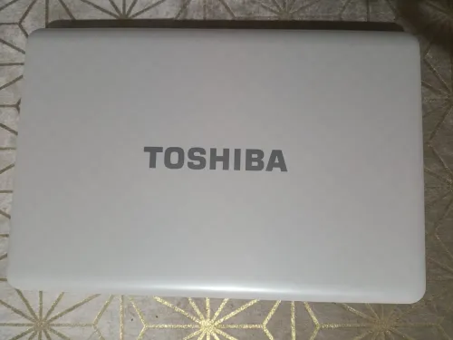 laptop toshiba L735