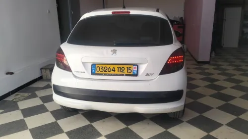 Peugeot 207 2012 Fennec
