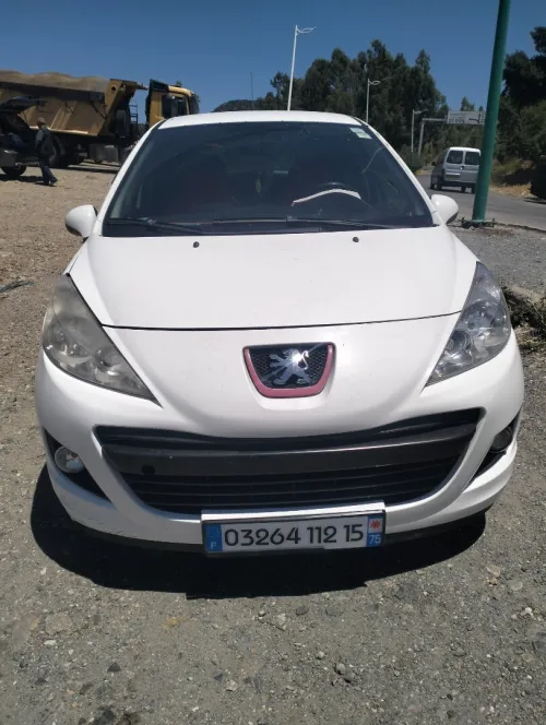 Peugeot 207 2012 Fennec