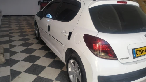 Peugeot 207 2012 Fennec