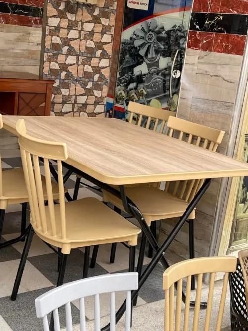Table pliante pour divers utilisation 
