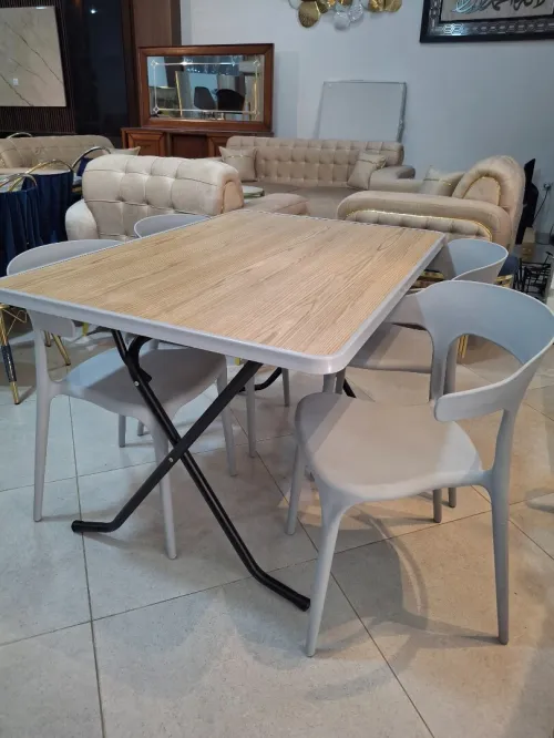 Table pliante pour divers utilisation 