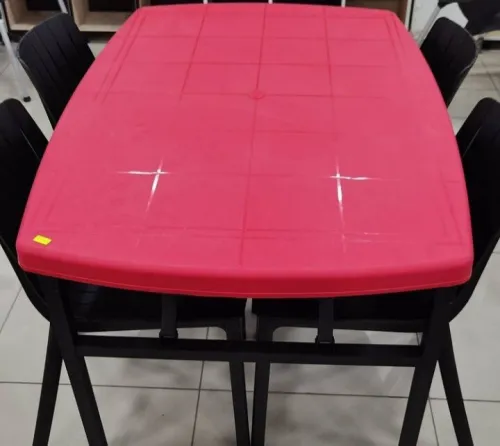 Table et chaises كراسي و طاولات 