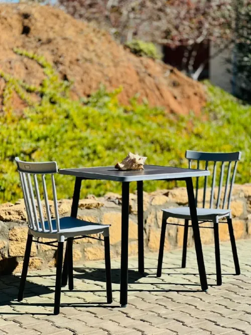 Table et chaises كراسي و طاولات 