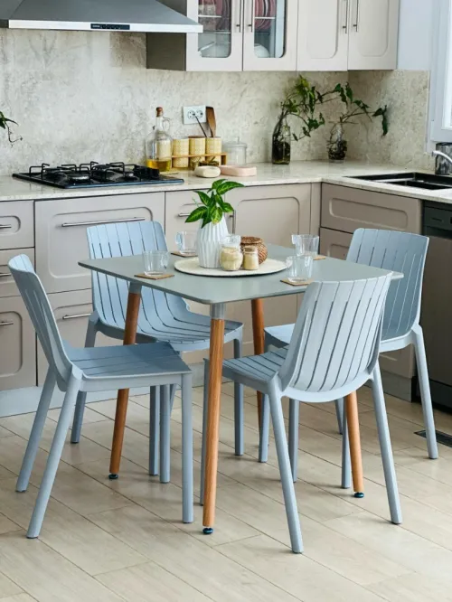 Table et chaises 