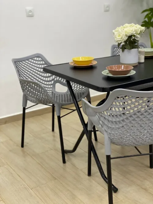 Table pliante pour divers utilisation 
