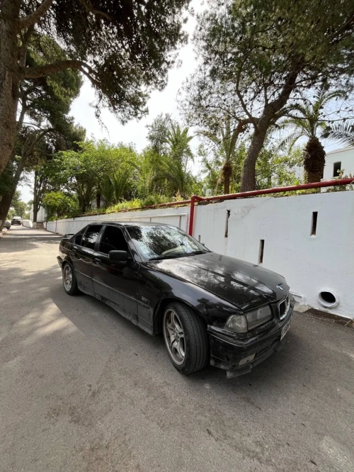 BMW E36 1994 Mafihach sbigha fiha chwya les retouches