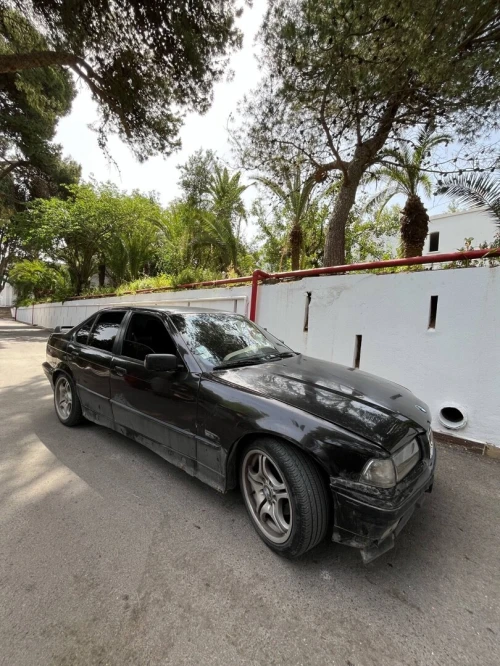 BMW E36 1994 Mafihach sbigha fiha chwya les retouches