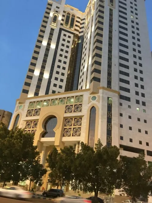 تخفيضات على عمرة 21 يوم  اواخر رحلة 14 16 17 18 مارس خطوط مباشرة و غير مباشرة ابتداءا من 305000دج  