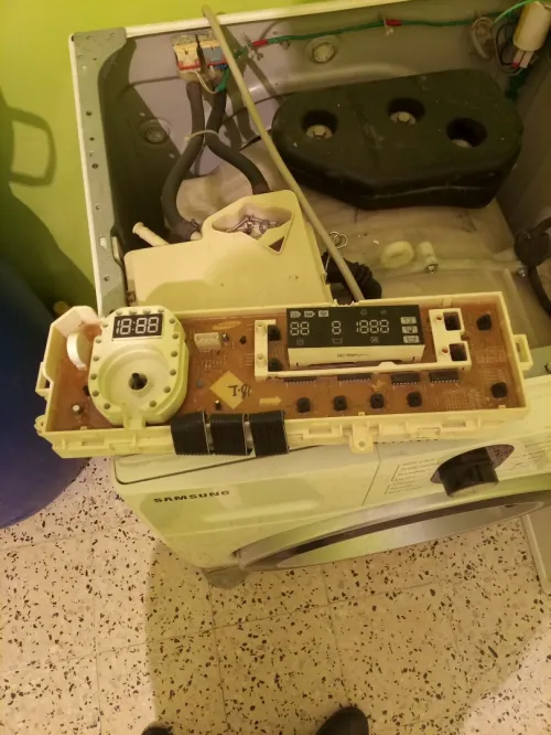 Cherche une carte électronique