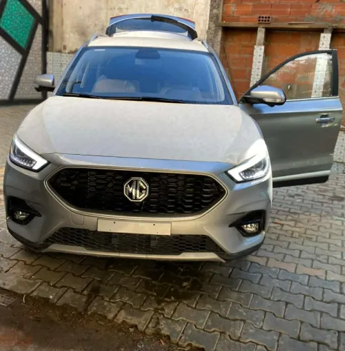 MG ZS 2025 La tout toi ouvrent boit automati