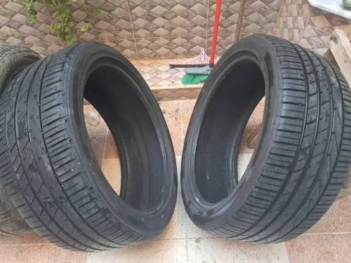 Pneu bon etat 255/40R20