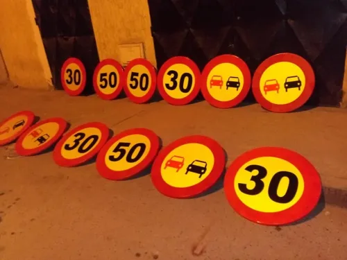 Fabrication Panneaux Signalisation Routière et Chantier 