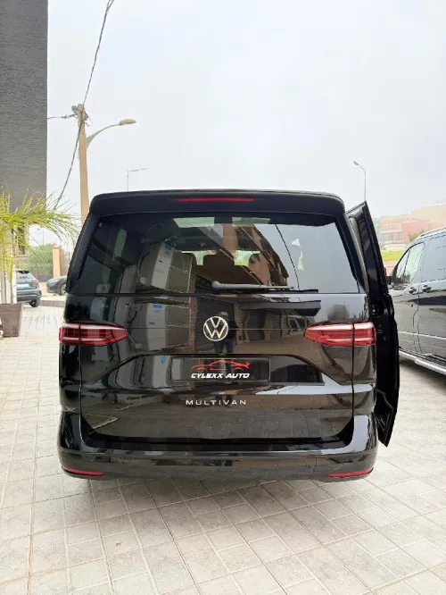 Volkswagen Multivan 2023 Full option