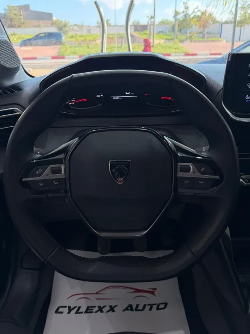 Peugeot 208 2025 E-Style