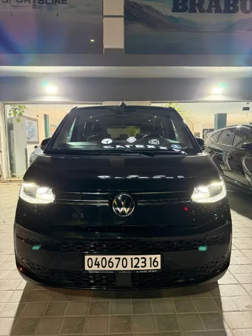 Volkswagen Multivan 2023 Full option