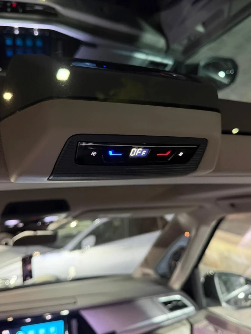 Volkswagen Multivan 2023 Full option