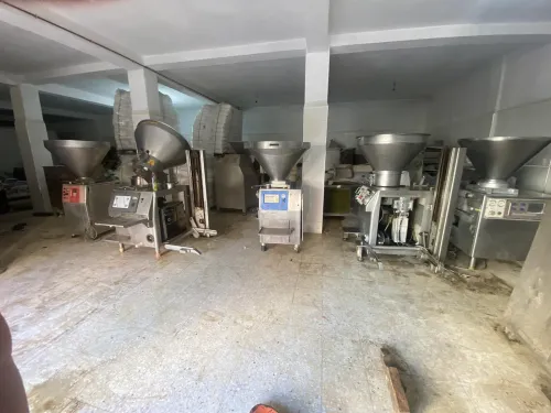 Clippeuse  et pousoir  pour fromagerie  et charcuterie 