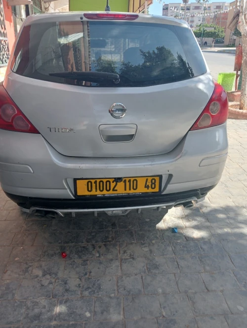 Nissan Tiida 4 portes 2010 Tiida 4 portes
