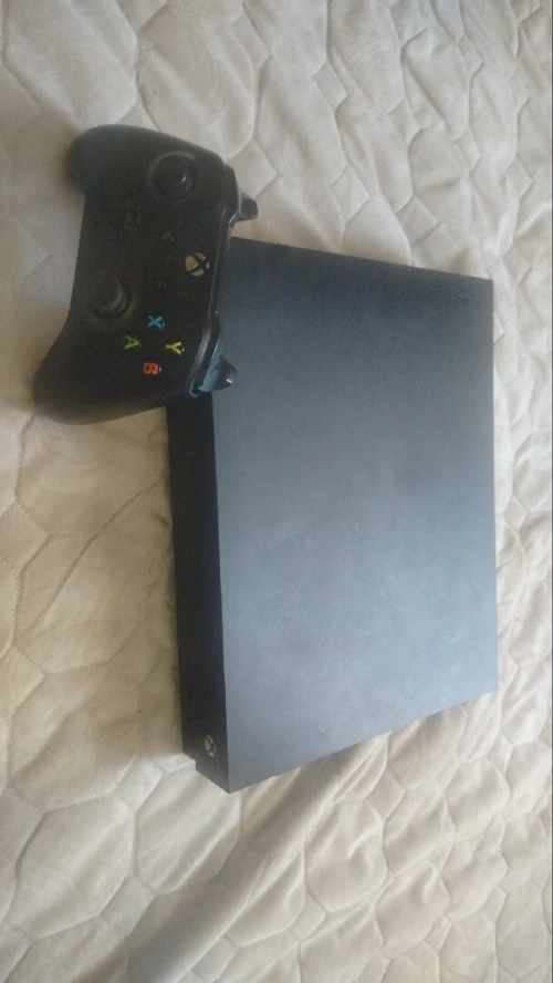 Xbox one x 4k 1TB