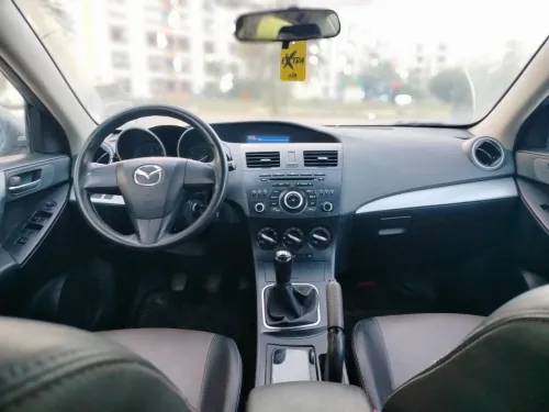 Mazda 3 box 2015 