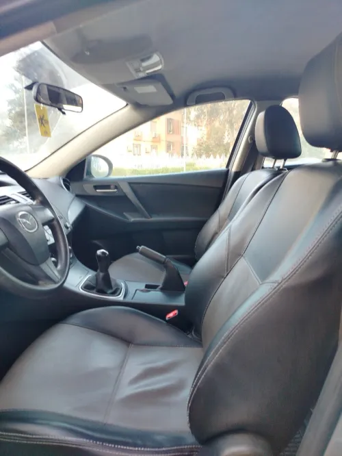 Mazda 3 box 2015 