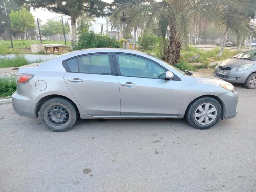 Mazda 3 box 2015 