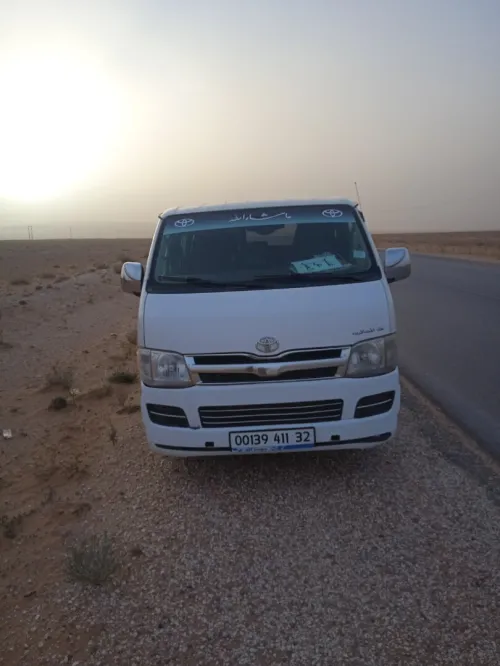 Toyota Hiace 2011