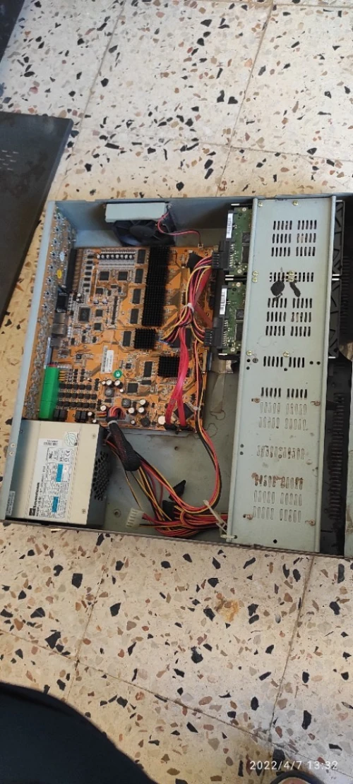 DVR NVR marque Vitec avec disque dur 1 To