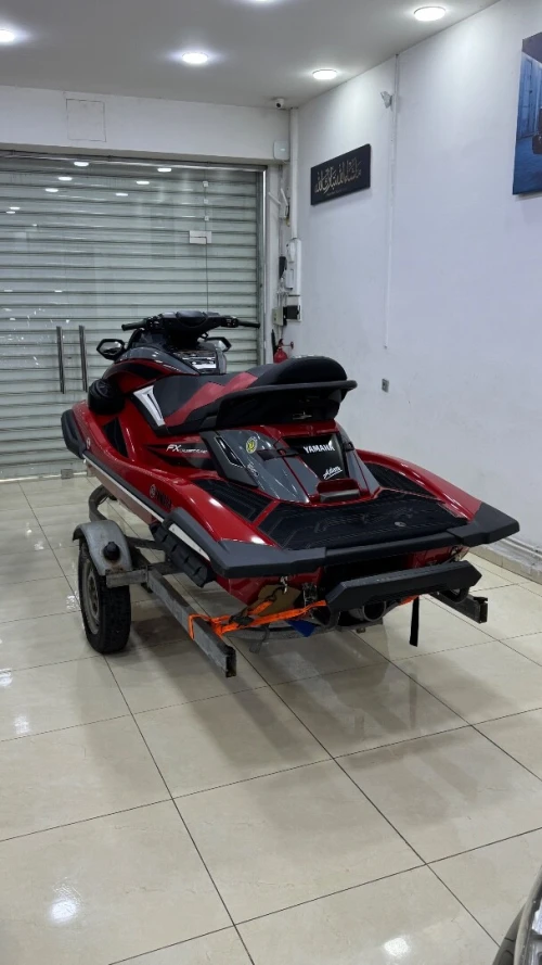 Jet ski